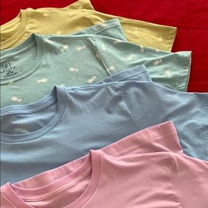 4 men’s color T-shirts